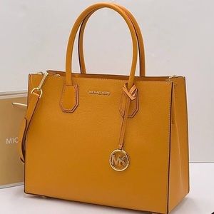 MICHAEL KORS MERCER MESSENGER BAG HONEYCOMB NWT💛